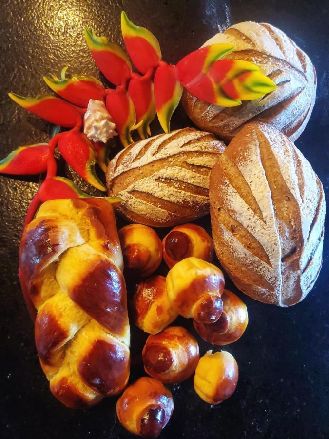 Chales Paris Парати Екстериор снимка